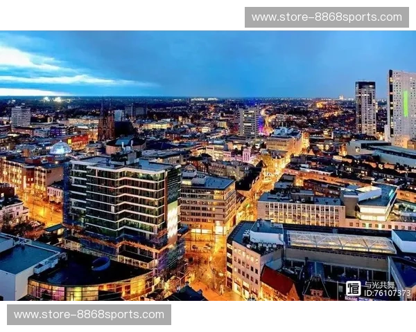 首发埃因霍温：点燃蓝白之夜的城市心跳